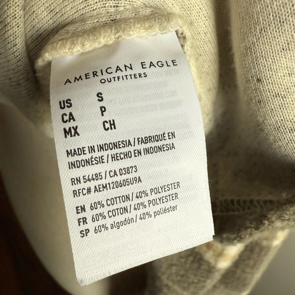 American Eagle Plaid cozy fit button up. Size small. 🤎 - Picture 2 of 5
